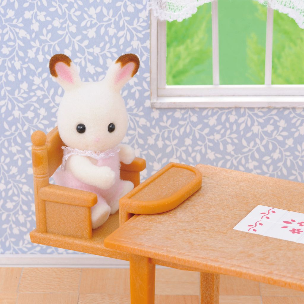 Family Table & Chairs - Sylvanian Families